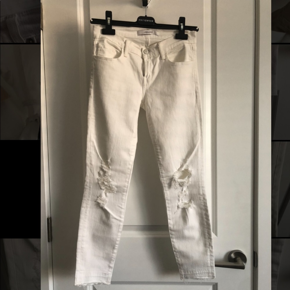 Like-New J Brand Distressed White Jeans (cropped) Size 24